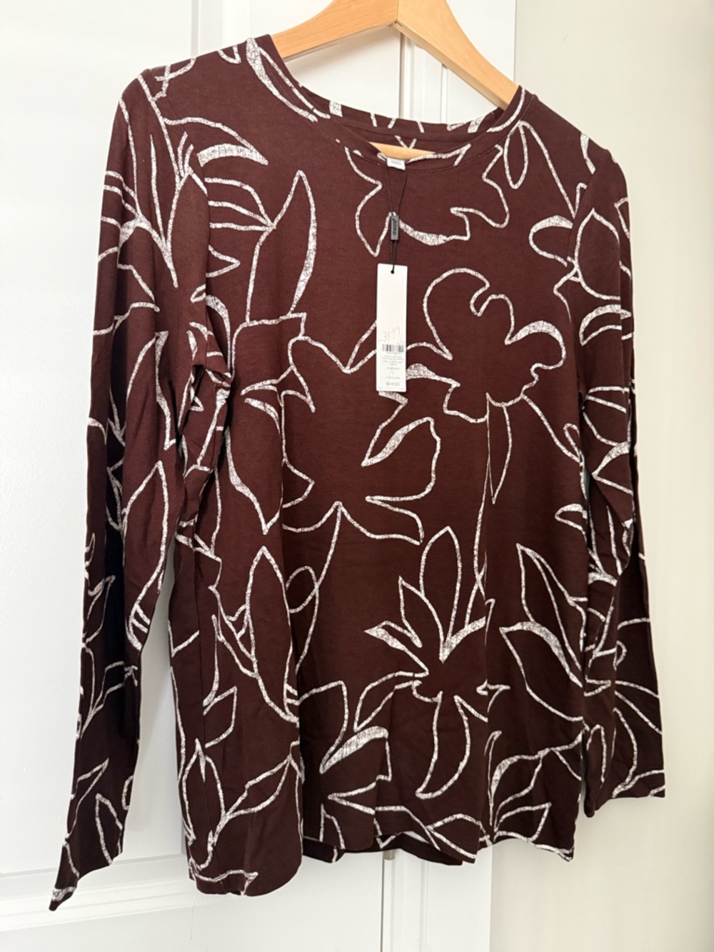 NWT!! Chico's Brown Long-Sleeve Tee with White Floral Outline Size 8